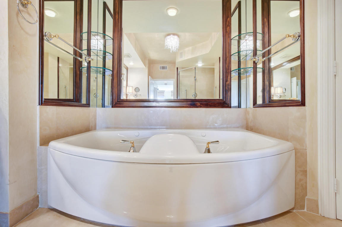 Townsend Place Bathroom in Luxury Condo