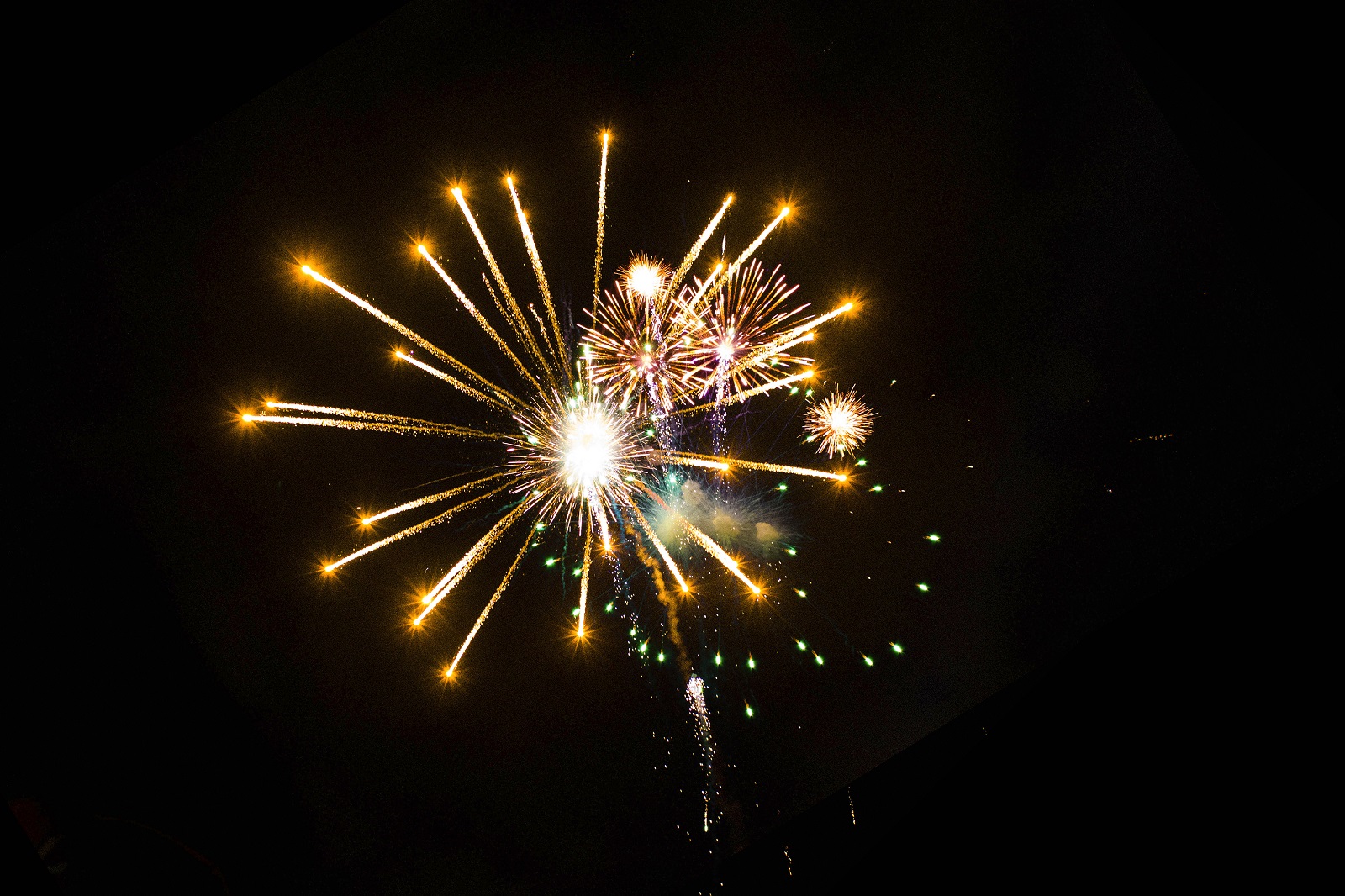 Fireworks image for July 4th 2018 for Jean-Luc Andriot blog 070218