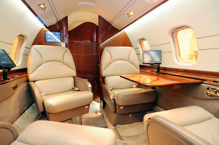 Private jet inside cabine picture for Jean-Luc Andriot blog 081916